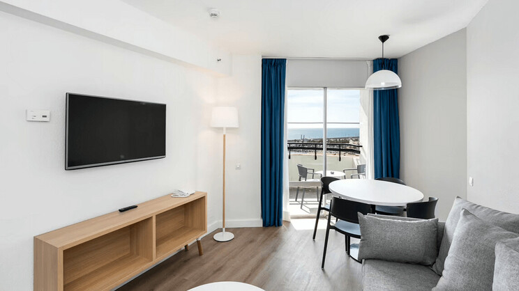 1 Bedroom Apartment Puerto Marina View 